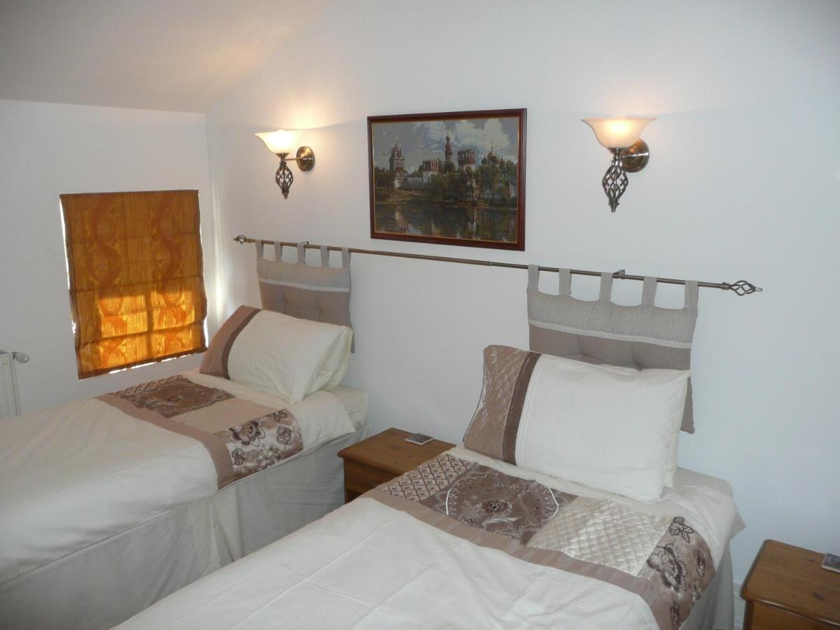 Maison Blanc Bed & Breakfast Gibourne Exterior photo